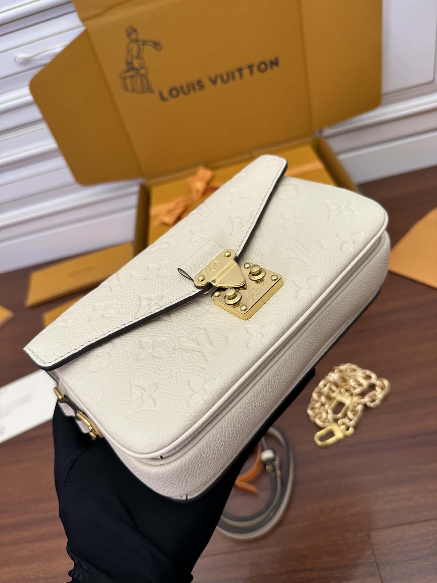 頂級原單LV M22942 POCHETTE MÉTIS EAST WEST 手袋¥2,480.00-頂級1:1精品高仿包包香港台灣批發價格推薦微信哪裡買