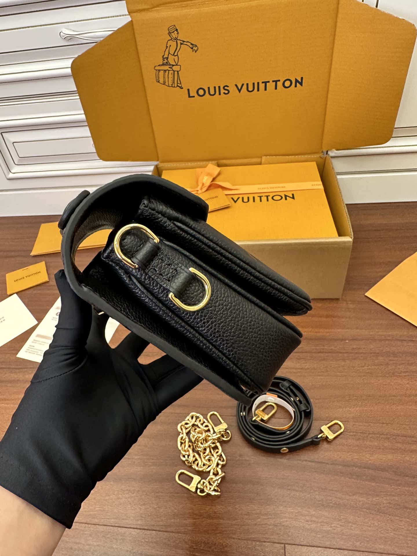 LV M46595 POCHETTE MÉTIS EAST WEST 高仿手袋A級皮料¥2,280.00-頂級1:1精品高仿包包香港台灣批發價格推薦微信哪裡買