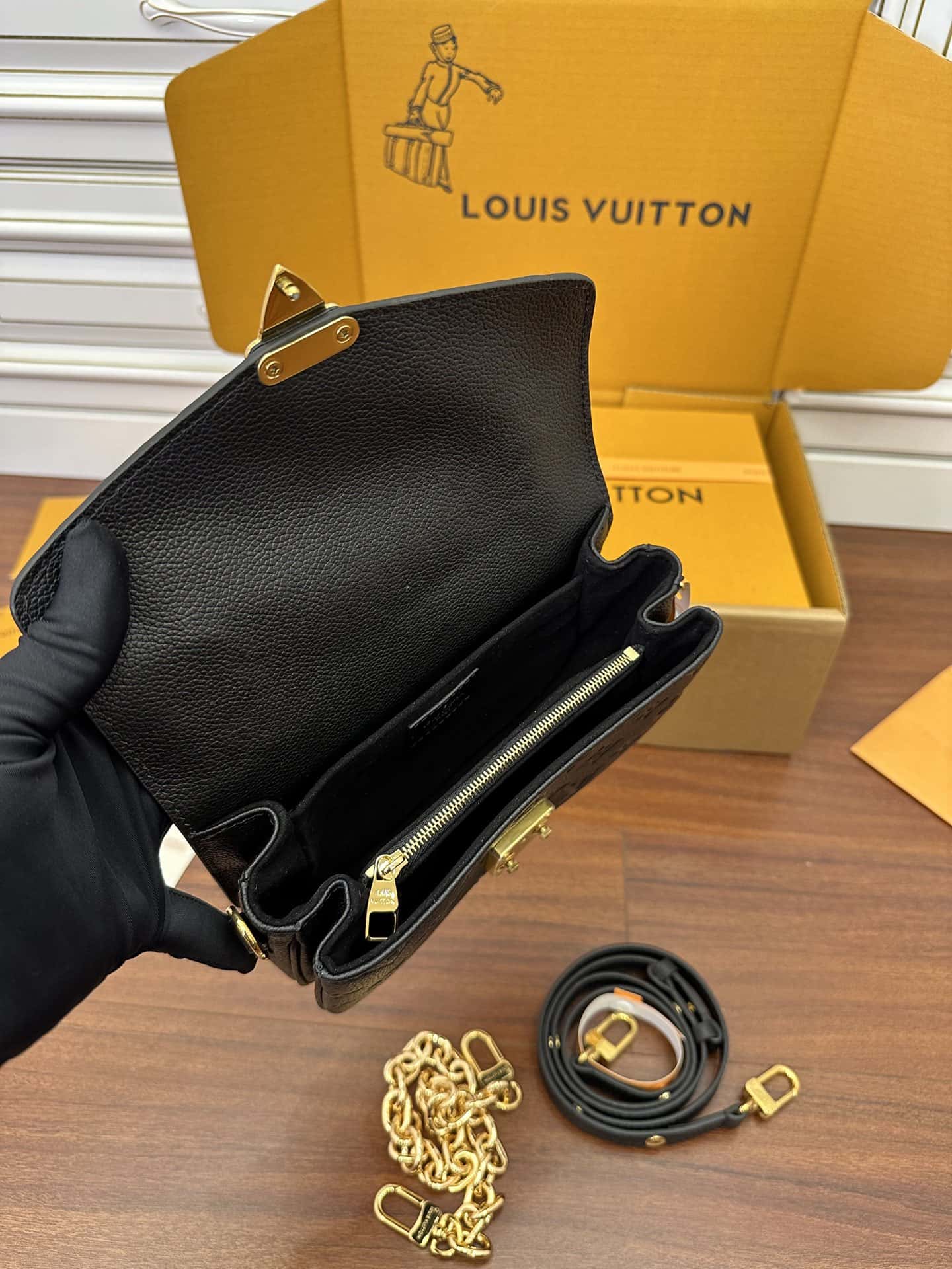 LV M46595 POCHETTE MÉTIS EAST WEST 高仿手袋A級皮料¥2,280.00-頂級1:1精品高仿包包香港台灣批發價格推薦微信哪裡買