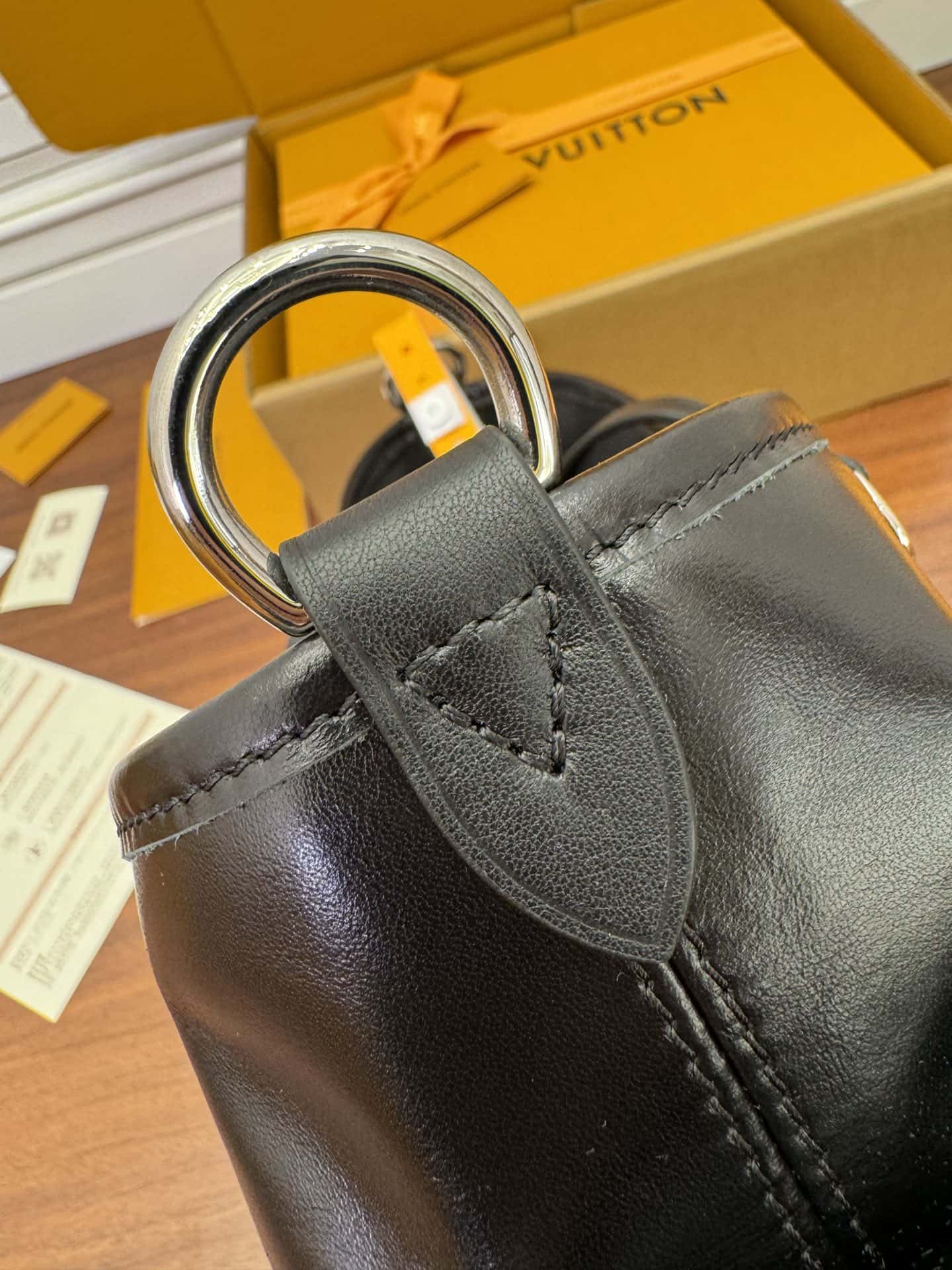 LV M24861 當季新款 CARRYALL CARGO 小號高仿原單手袋¥2,280.00-頂級1:1精品高仿包包香港台灣批發價格推薦微信哪裡買