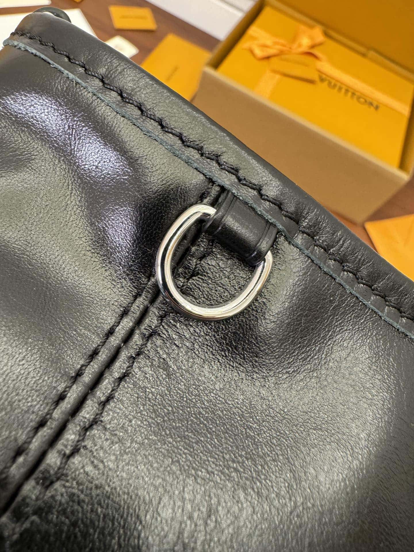 LV M24861 當季新款 CARRYALL CARGO 小號高仿原單手袋¥2,280.00-頂級1:1精品高仿包包香港台灣批發價格推薦微信哪裡買