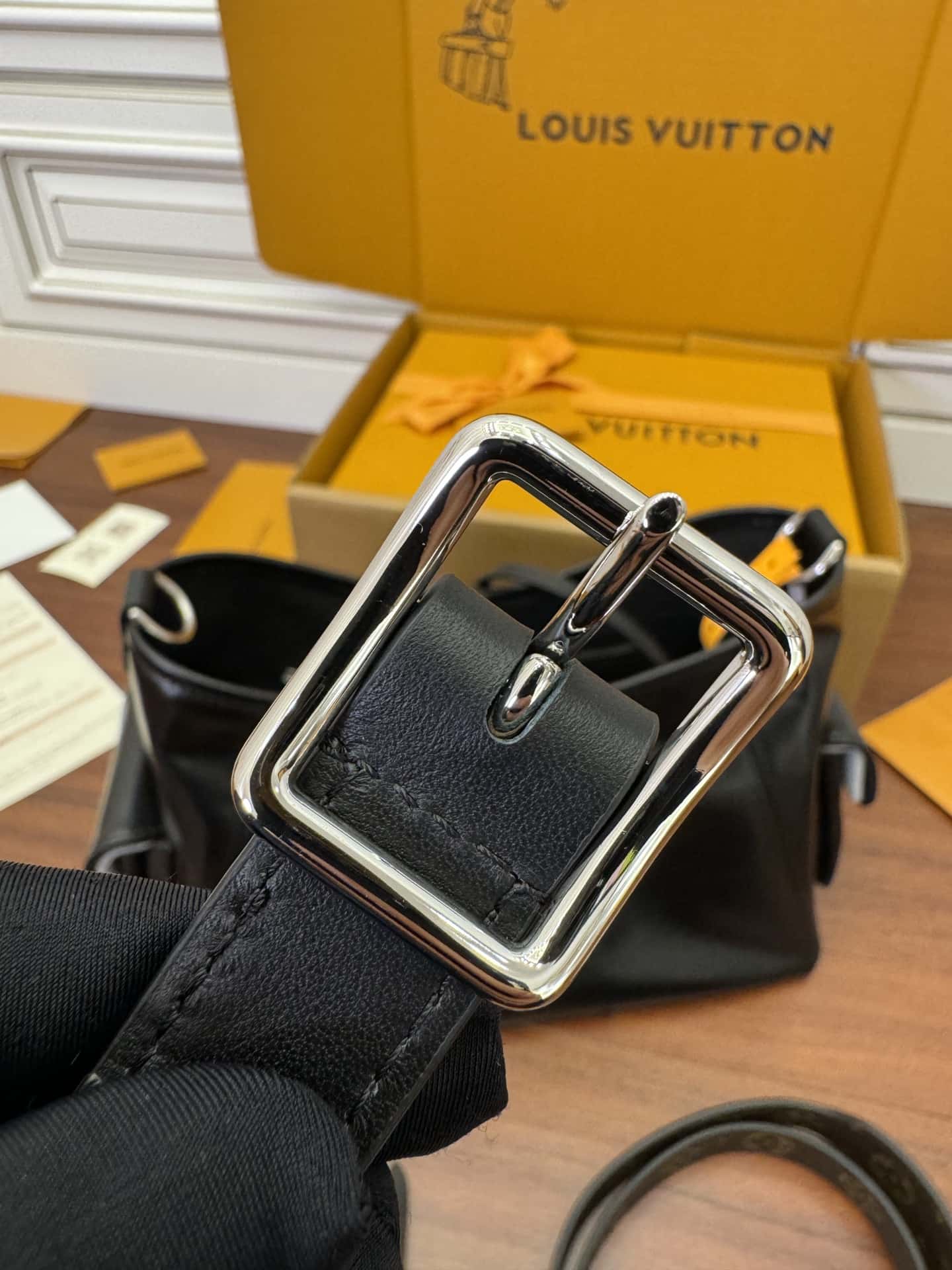 LV M24861 當季新款 CARRYALL CARGO 小號高仿原單手袋¥2,280.00-頂級1:1精品高仿包包香港台灣批發價格推薦微信哪裡買