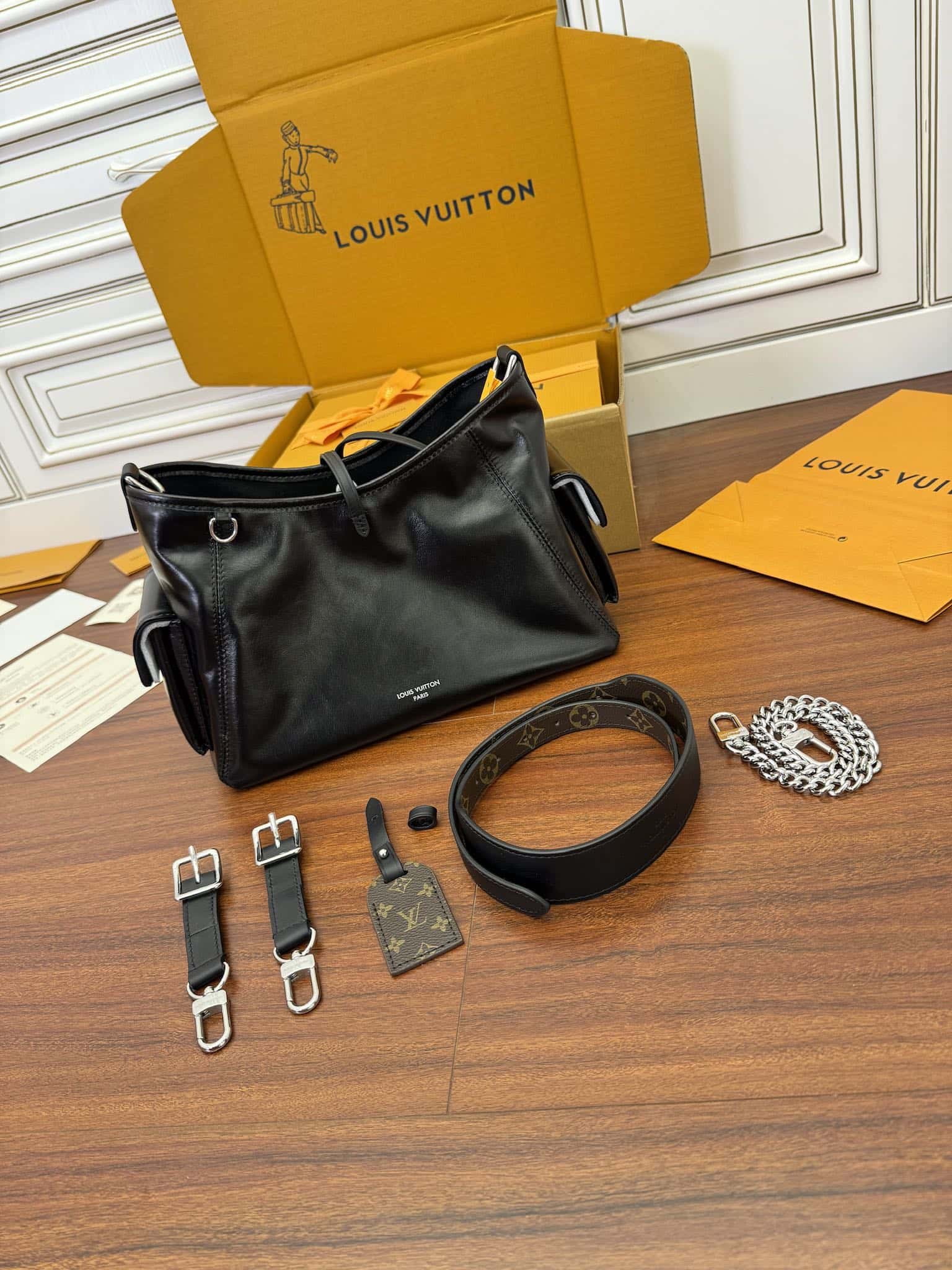 LV M24861 當季新款 CARRYALL CARGO 小號高仿原單手袋¥2,280.00-頂級1:1精品高仿包包香港台灣批發價格推薦微信哪裡買