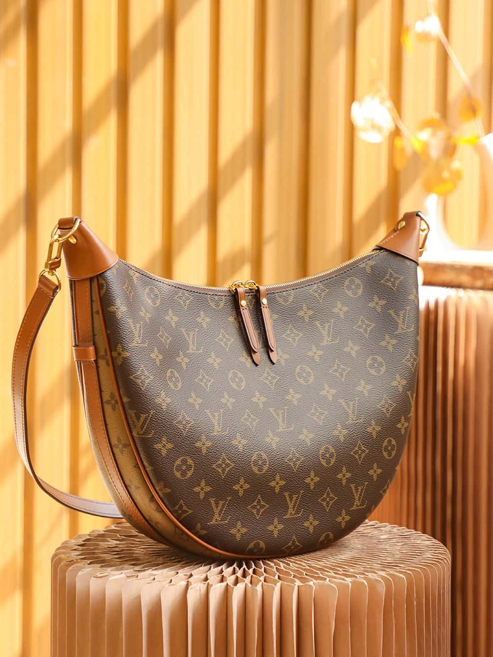 頂級高仿包LV M46311 LOOP HOBO BAG 走秀款大碗豆包¥2,280.00-頂級1:1精品高仿包包香港台灣批發價格推薦微信哪裡買