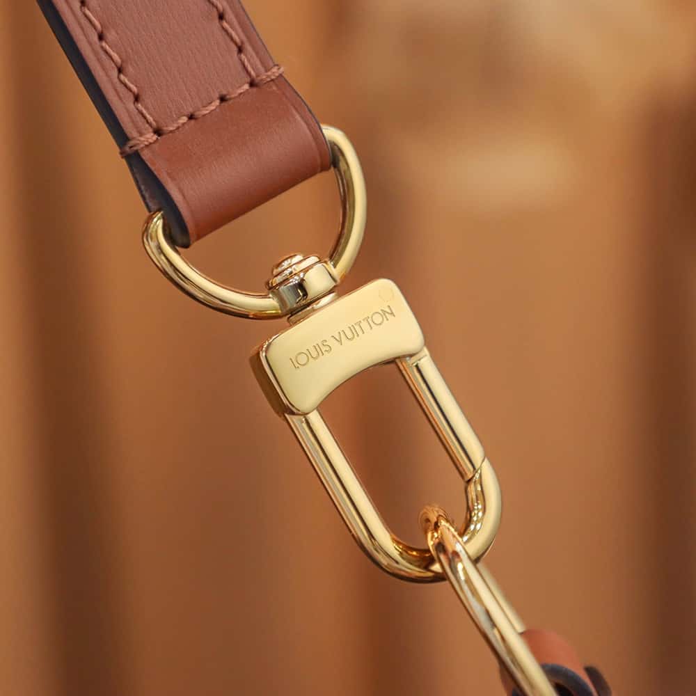 頂級高仿包LV M46311 LOOP HOBO BAG 走秀款大碗豆包¥2,280.00-頂級1:1精品高仿包包香港台灣批發價格推薦微信哪裡買