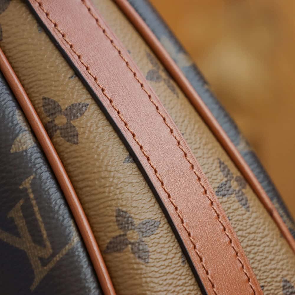 頂級高仿包LV M46311 LOOP HOBO BAG 走秀款大碗豆包¥2,280.00-頂級1:1精品高仿包包香港台灣批發價格推薦微信哪裡買