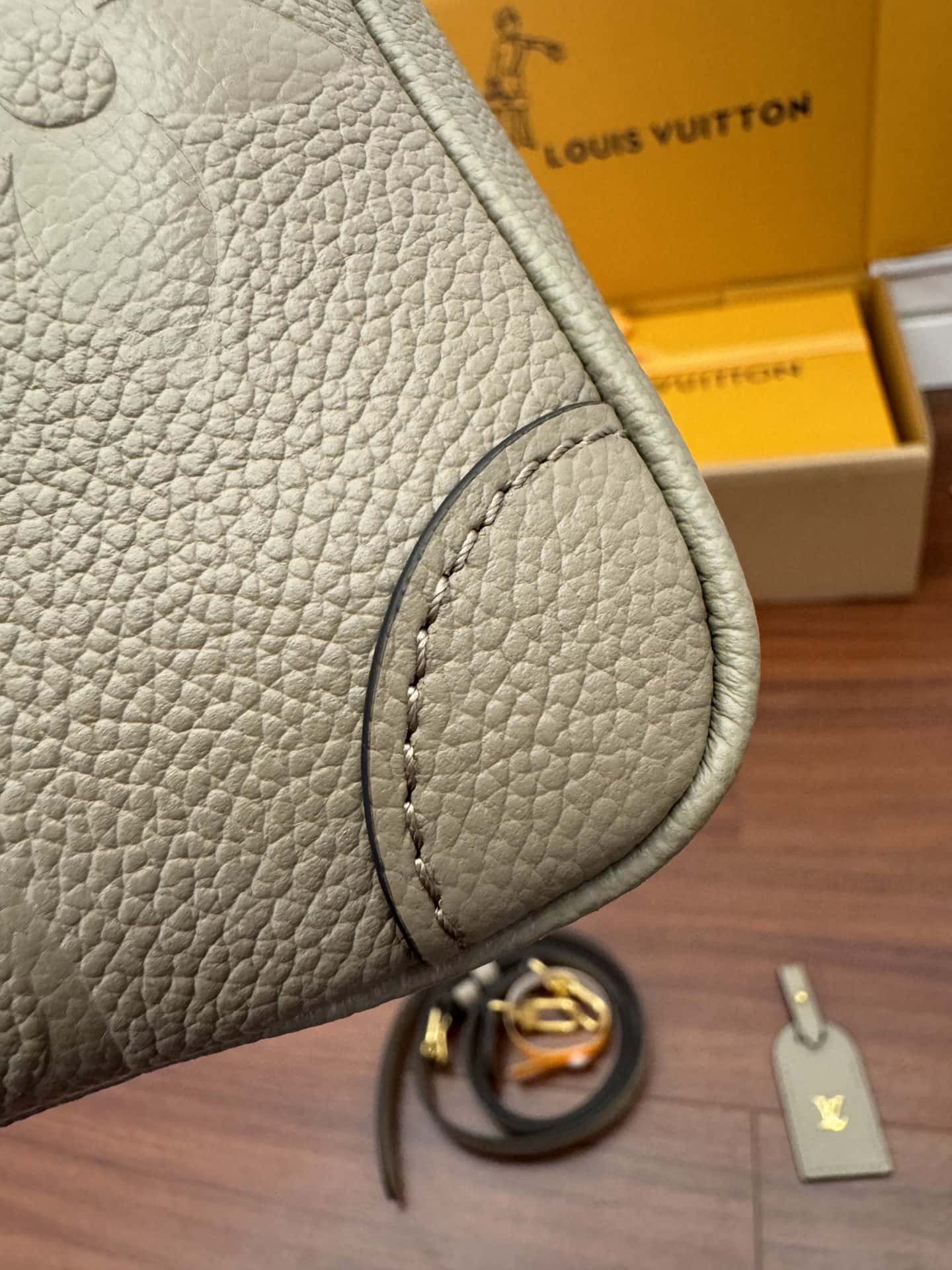 LV高仿包 特正版M46504 Trianon MM專櫃同步電子芯片內碼¥2,280.00-頂級1:1精品高仿包包香港台灣批發價格推薦微信哪裡買