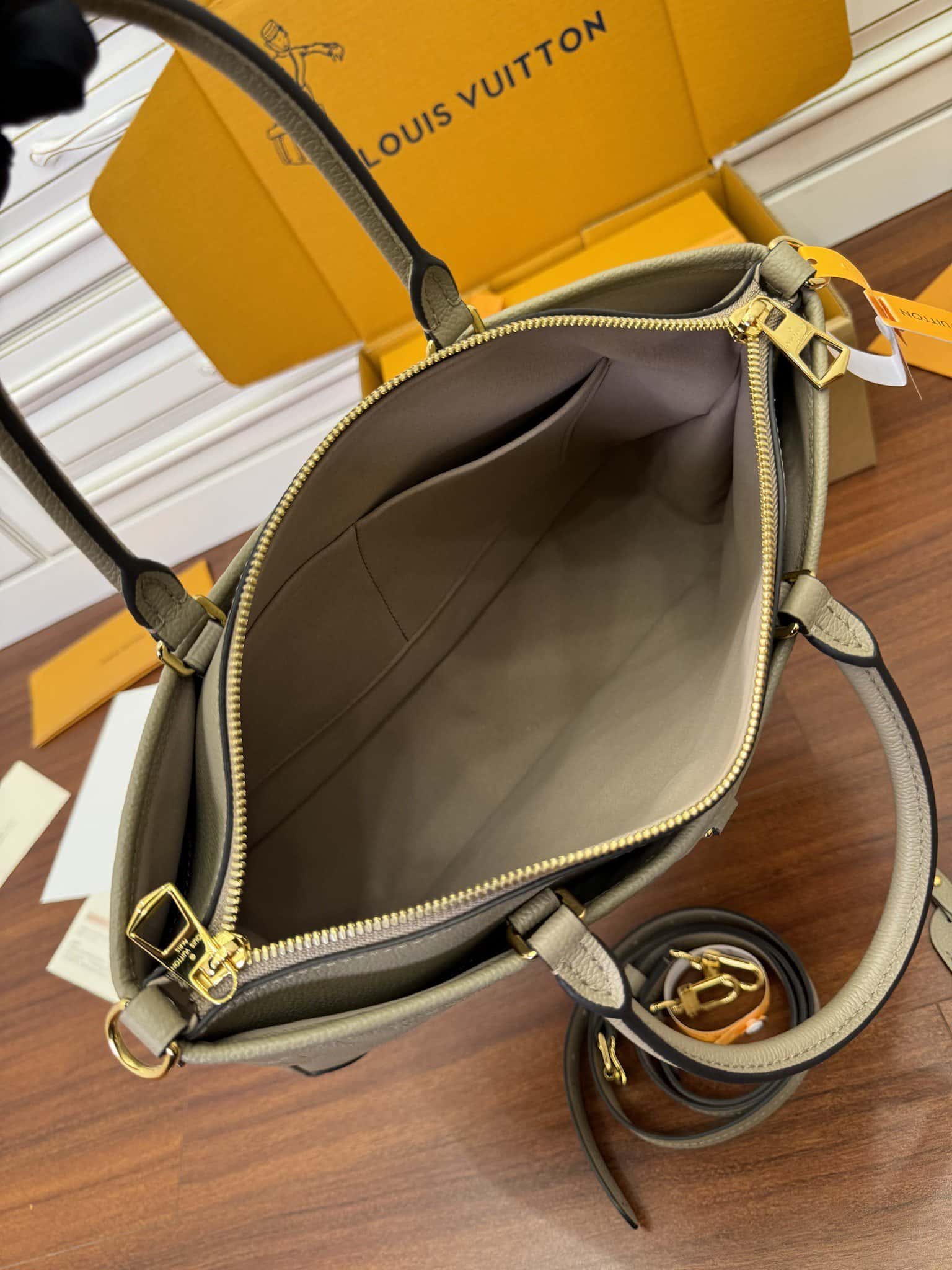 LV高仿包 特正版M46504 Trianon MM專櫃同步電子芯片內碼¥2,280.00-頂級1:1精品高仿包包香港台灣批發價格推薦微信哪裡買