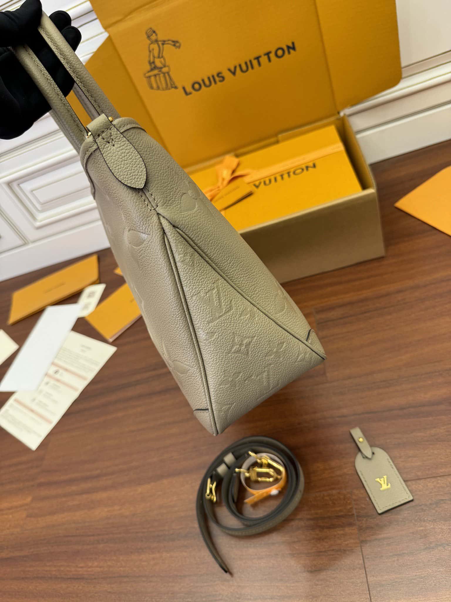 LV高仿包 特正版M46504 Trianon MM專櫃同步電子芯片內碼¥2,280.00-頂級1:1精品高仿包包香港台灣批發價格推薦微信哪裡買