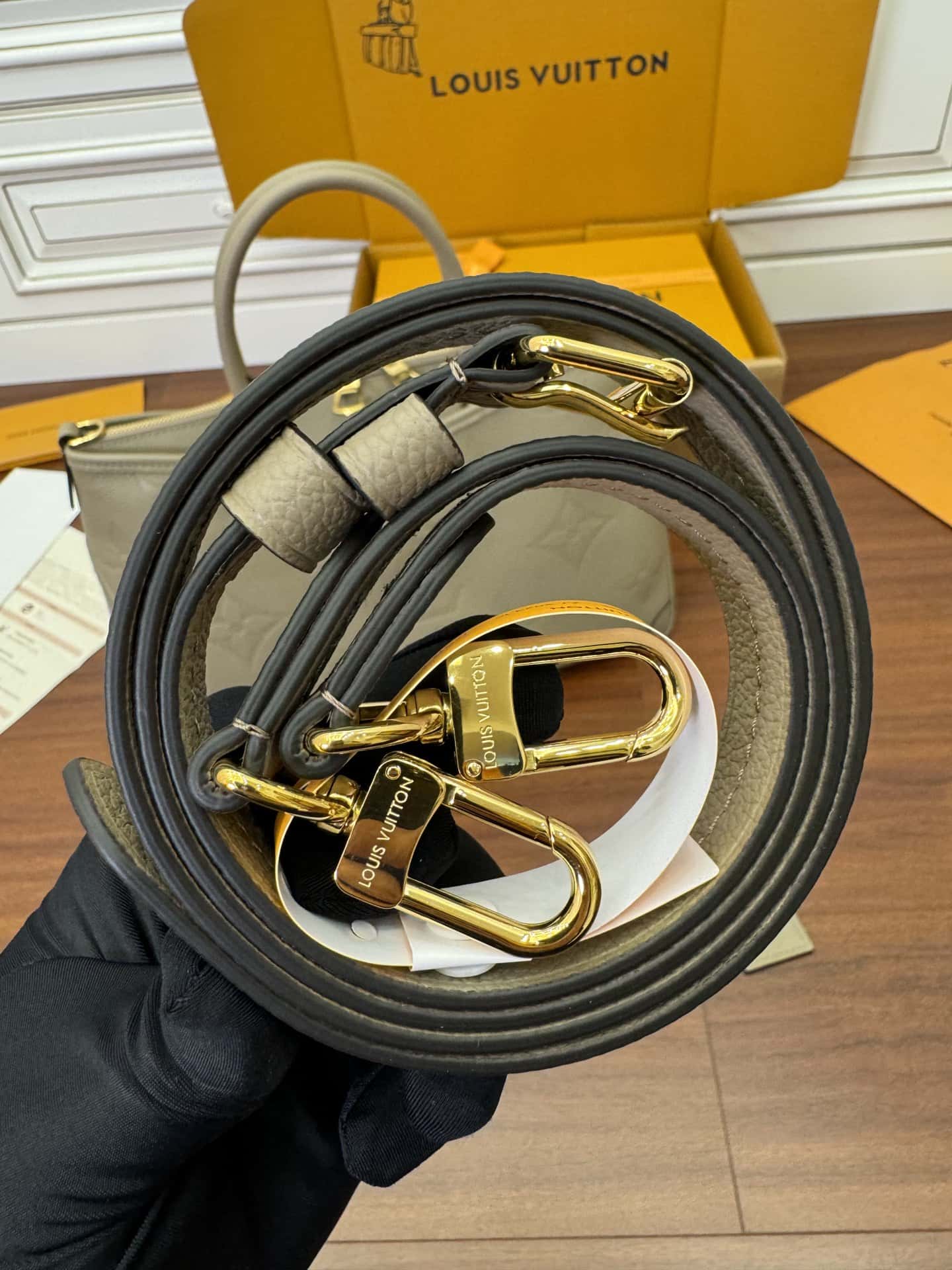 LV高仿包 特正版M46504 Trianon MM專櫃同步電子芯片內碼¥2,280.00-頂級1:1精品高仿包包香港台灣批發價格推薦微信哪裡買