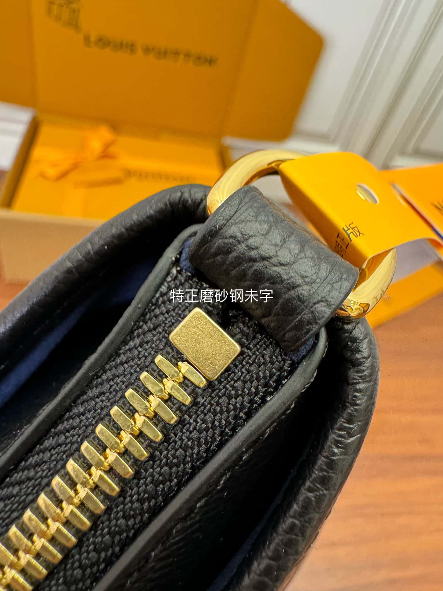 專櫃同步高仿包LV M46487 Trianon MM A級高品質出品¥2,480.00-頂級1:1精品高仿包包香港台灣批發價格推薦微信哪裡買
