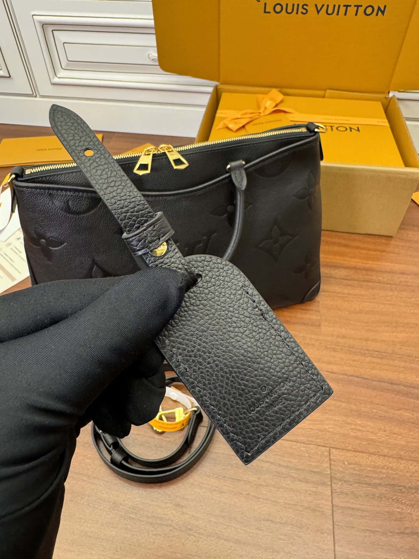 專櫃同步高仿包LV M46487 Trianon MM A級高品質出品¥2,480.00-頂級1:1精品高仿包包香港台灣批發價格推薦微信哪裡買