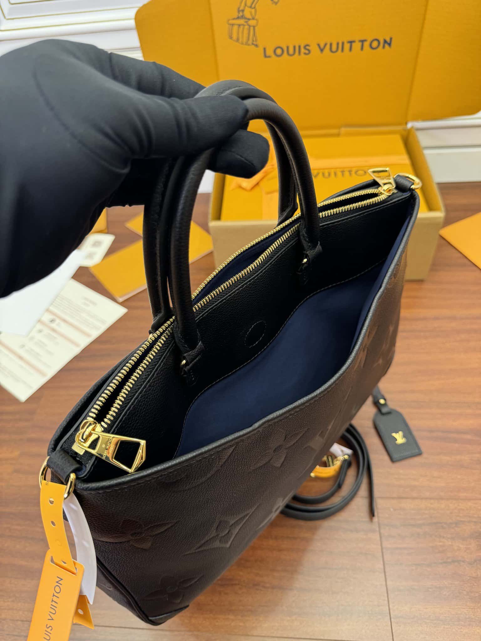 專櫃同步高仿包LV M46487 Trianon MM A級高品質出品¥2,480.00-頂級1:1精品高仿包包香港台灣批發價格推薦微信哪裡買