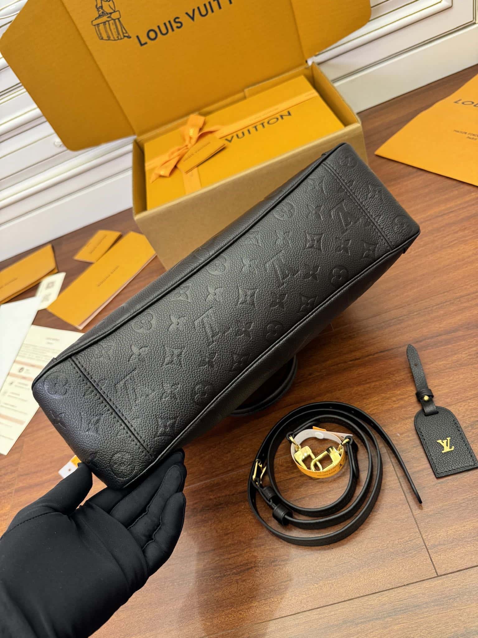 專櫃同步高仿包LV M46487 Trianon MM A級高品質出品¥2,480.00-頂級1:1精品高仿包包香港台灣批發價格推薦微信哪裡買