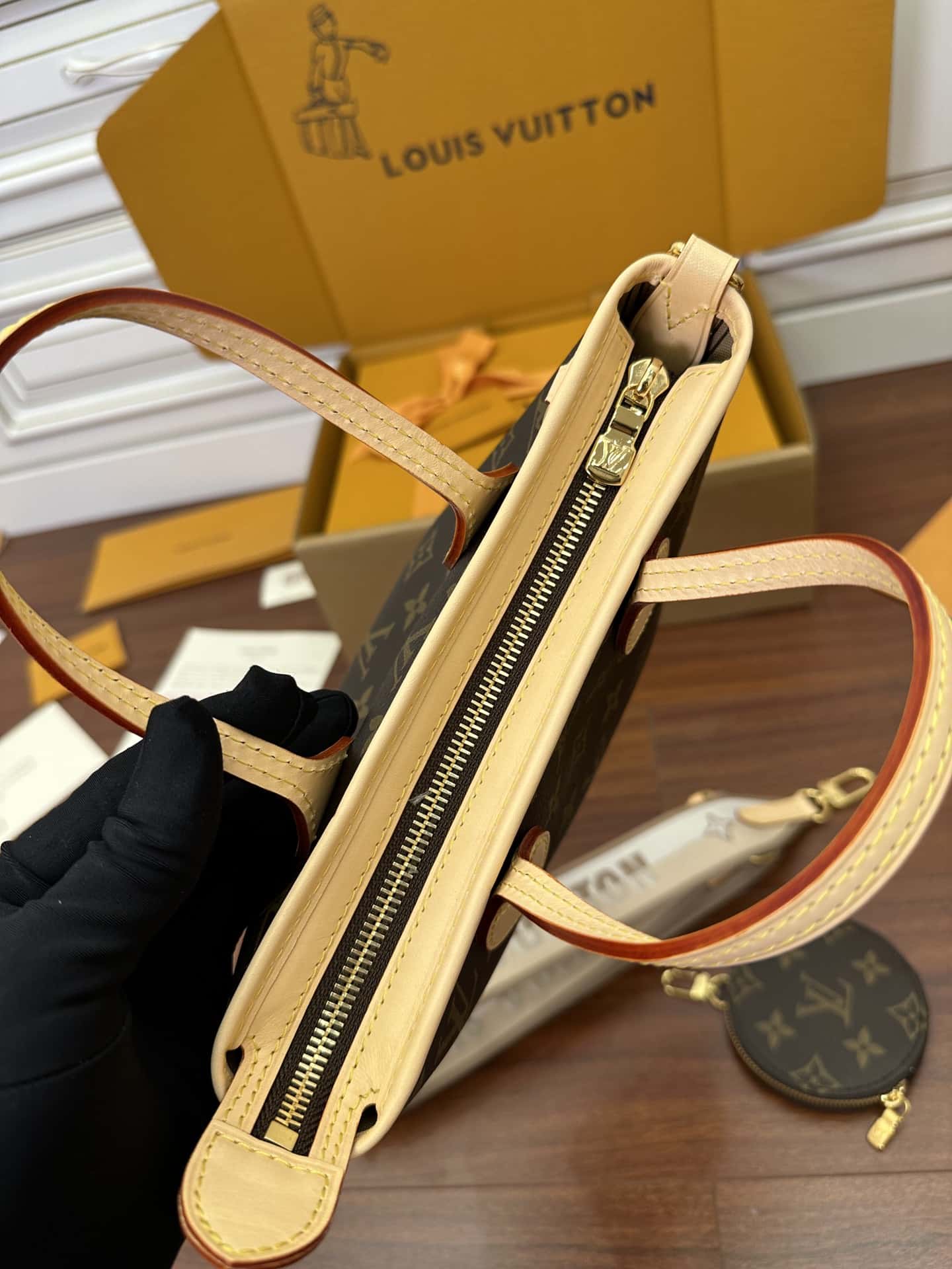 LV原單包 M46705 Neverfull BB意大利A級出品¥2,480.00-頂級1:1精品高仿包包香港台灣批發價格推薦微信哪裡買