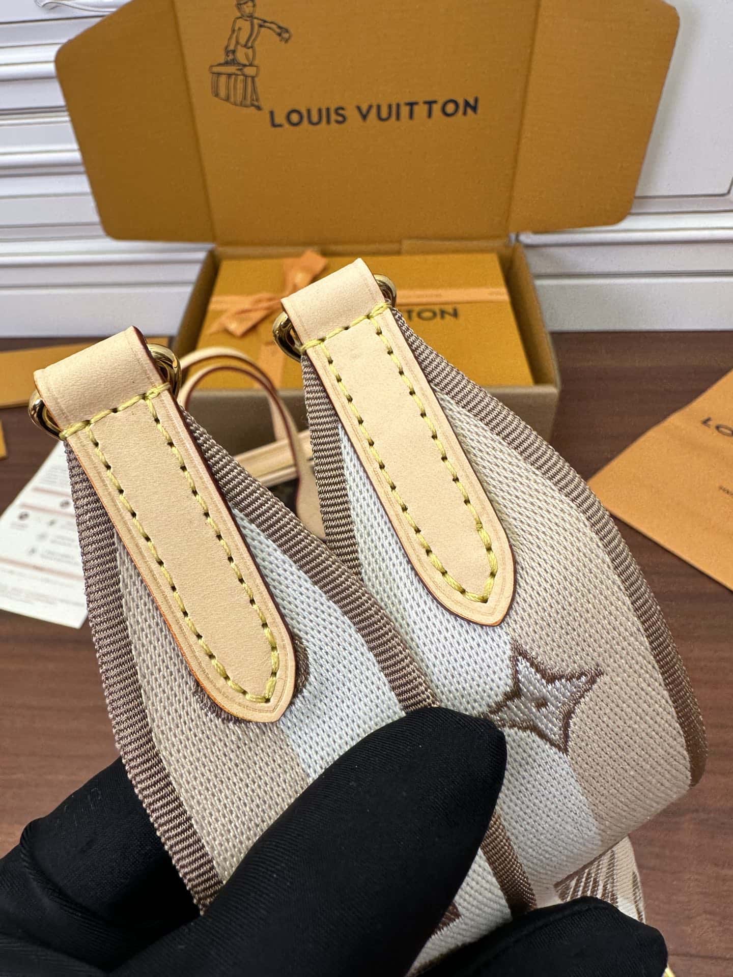LV原單包 M46705 Neverfull BB意大利A級出品¥2,480.00-頂級1:1精品高仿包包香港台灣批發價格推薦微信哪裡買