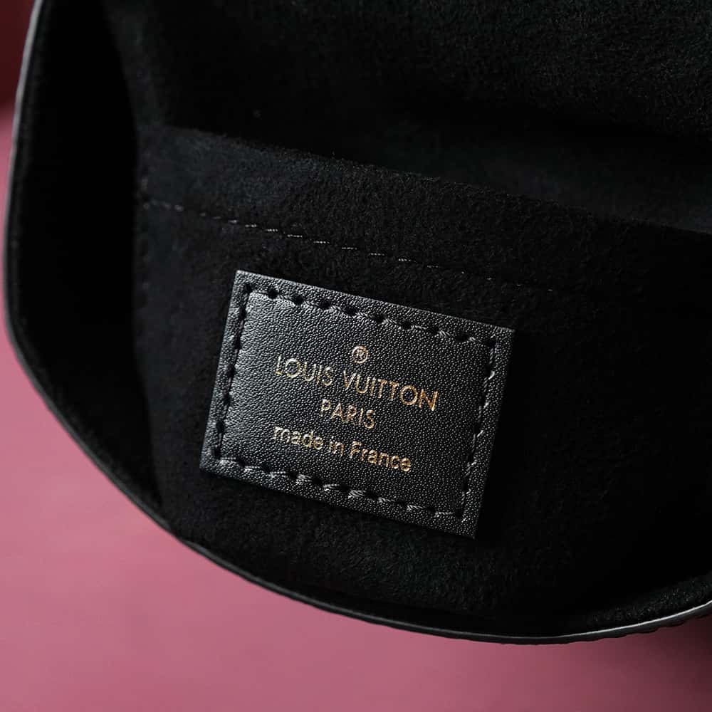 LV M82465 CAMERA BOX 一比一高仿手袋¥2,480.00-頂級1:1精品高仿包包香港台灣批發價格推薦微信哪裡買
