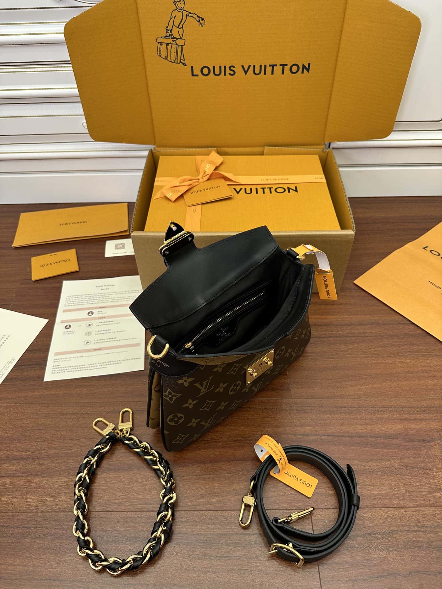 A級高品質出品M46659 LV高仿包 Twinny¥2,480.00-頂級1:1精品高仿包包香港台灣批發價格推薦微信哪裡買