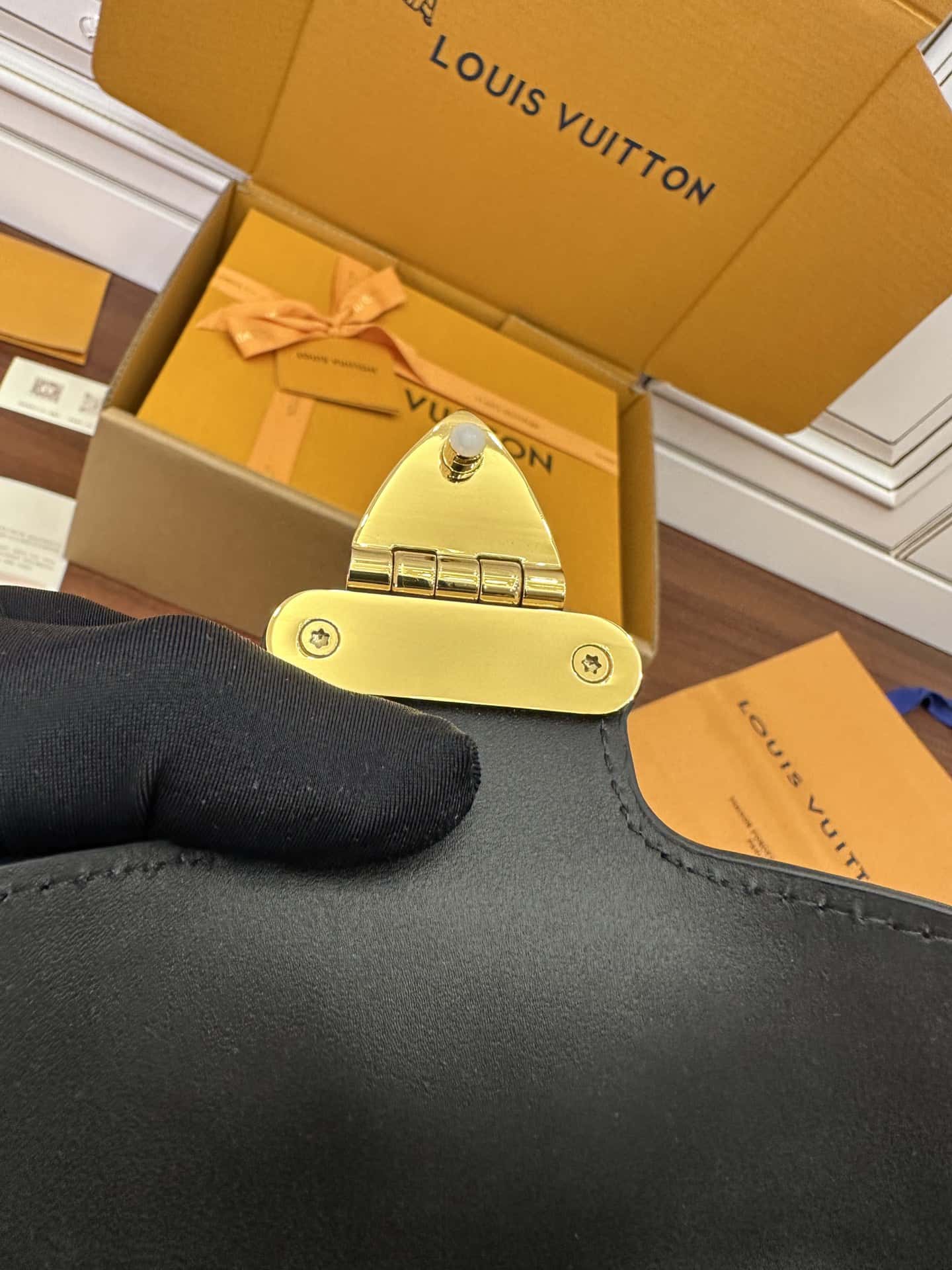 A級高品質出品M46659 LV高仿包 Twinny¥2,480.00-頂級1:1精品高仿包包香港台灣批發價格推薦微信哪裡買