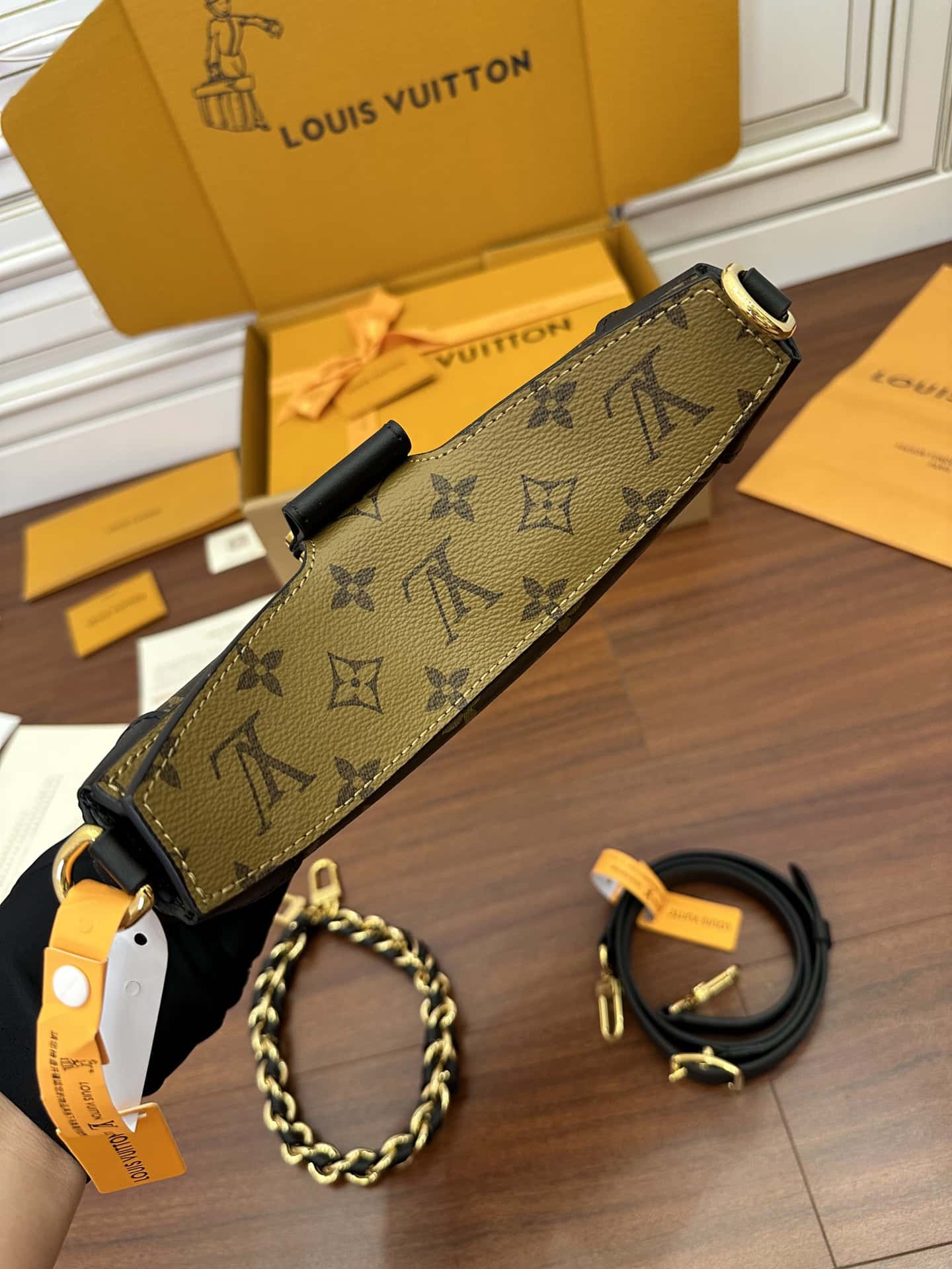 A級高品質出品M46659 LV高仿包 Twinny¥2,480.00-頂級1:1精品高仿包包香港台灣批發價格推薦微信哪裡買