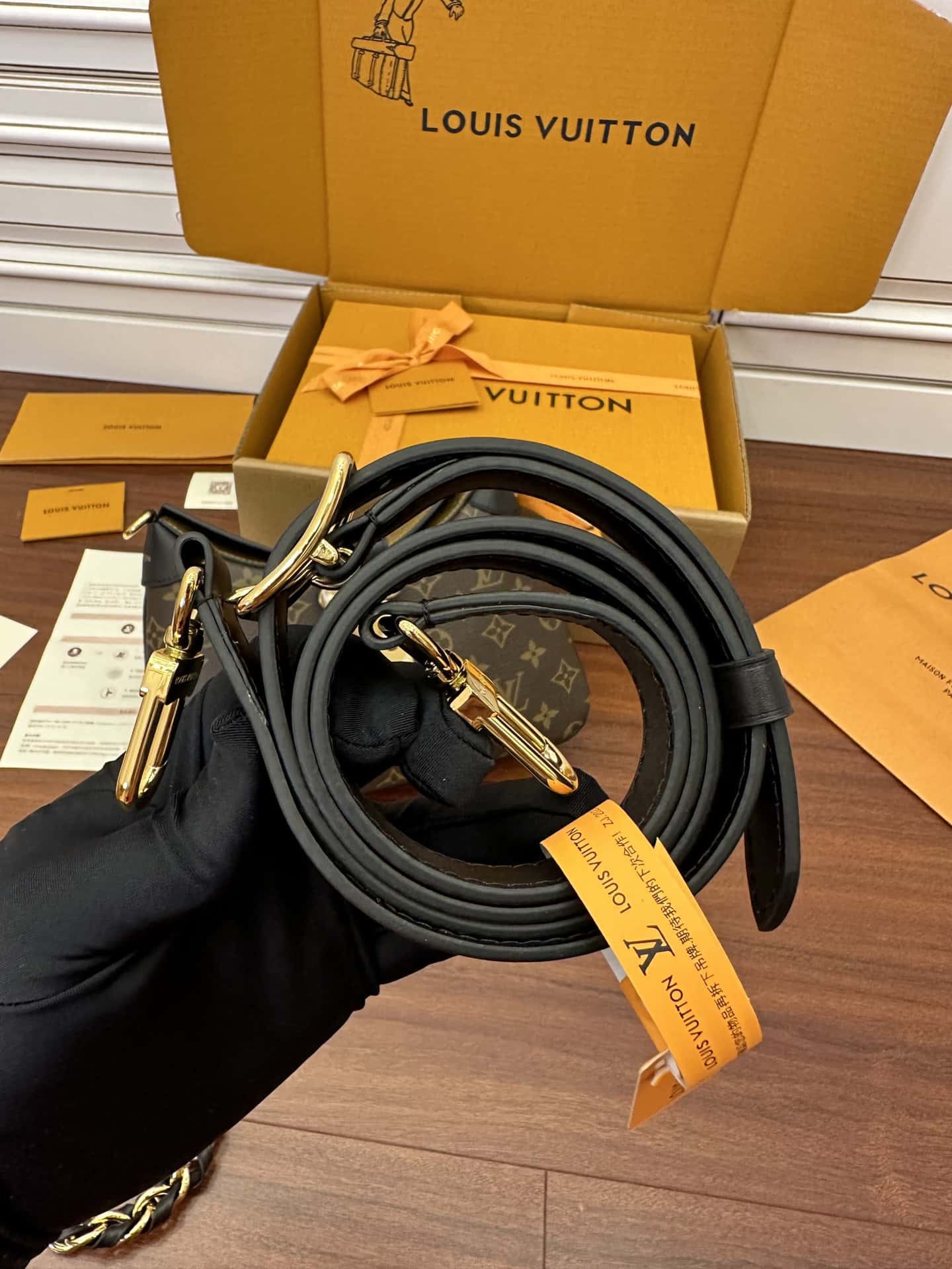 A級高品質出品M46659 LV高仿包 Twinny¥2,480.00-頂級1:1精品高仿包包香港台灣批發價格推薦微信哪裡買