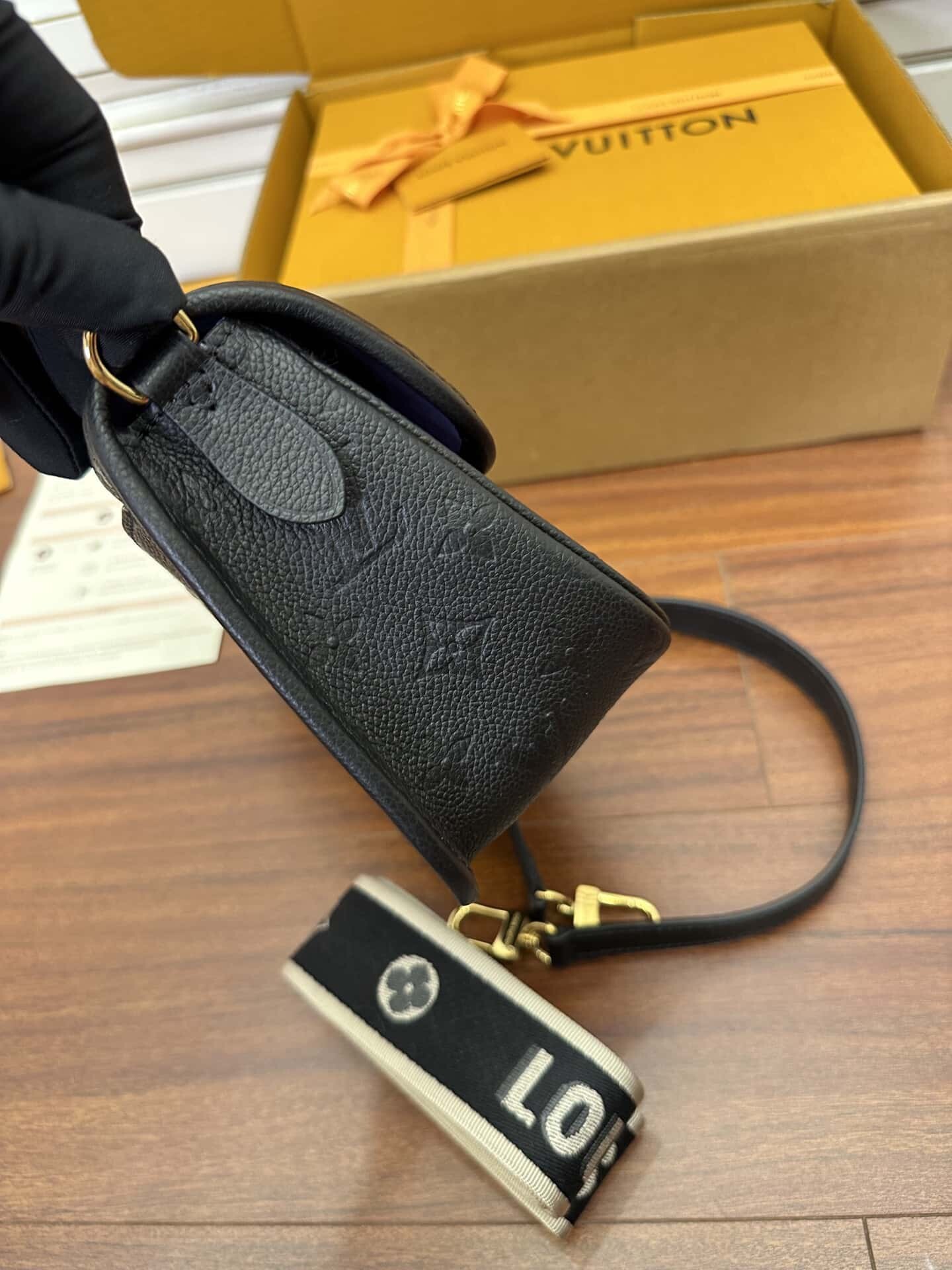 LV高仿包 M46386 DIANE 手袋意大利A級樹膏皮¥2,480.00-頂級1:1精品高仿包包香港台灣批發價格推薦微信哪裡買
