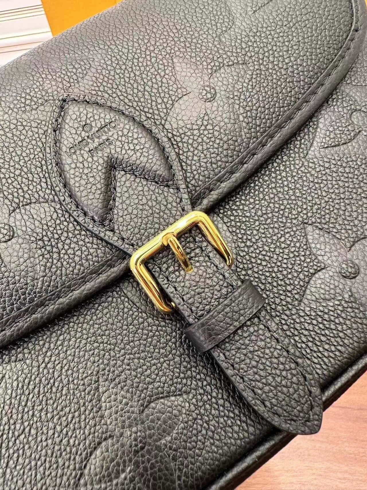 LV高仿包 M46386 DIANE 手袋意大利A級樹膏皮¥2,480.00-頂級1:1精品高仿包包香港台灣批發價格推薦微信哪裡買